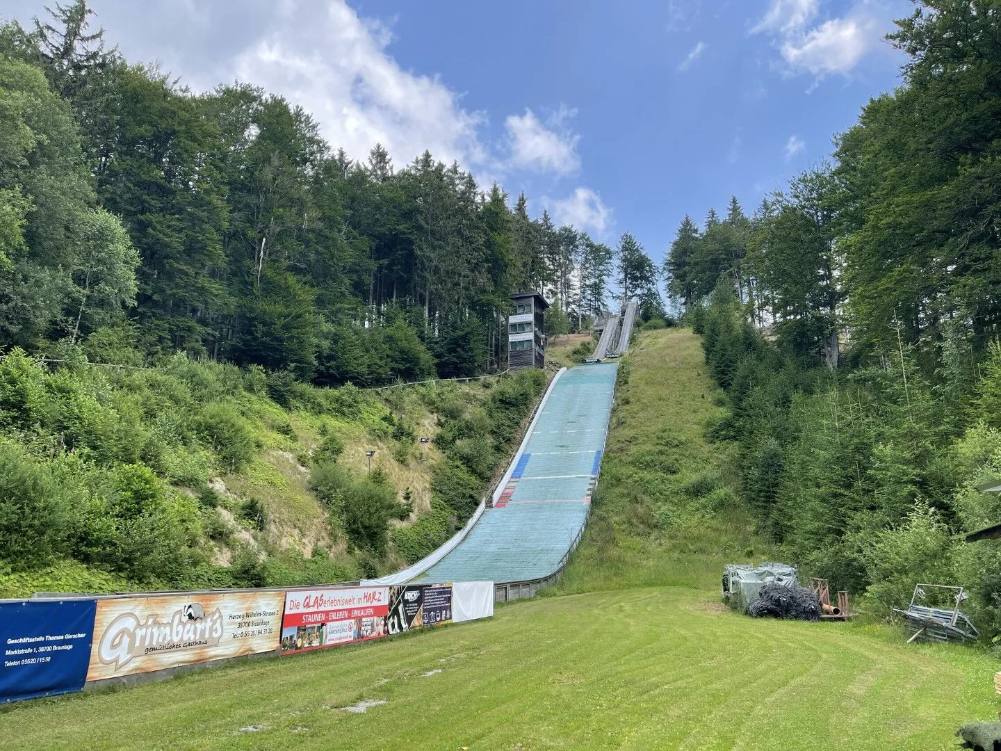 Außenaufnahme mit Landschaft und Himmel