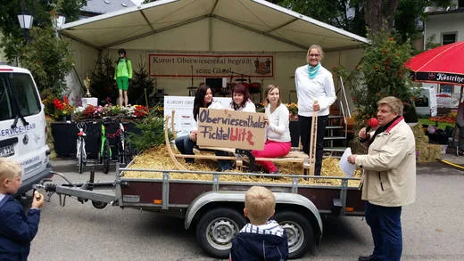 Personen im Umfeld von „Peter Riedel GmbH unterstützt das Frauen-Hornschlittenteam von Kurort Oberwiesenthal“