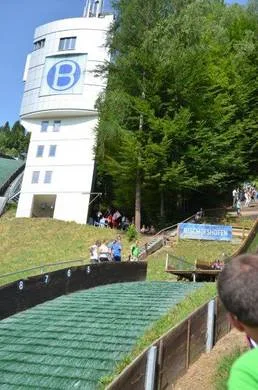 Außenaufnahme mit Landschaft und Himmel