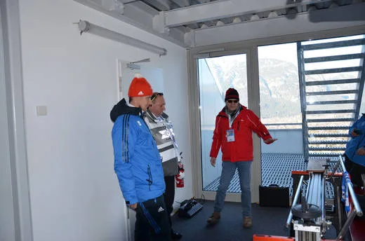 Personen im Umfeld von „Neuer Startbalken in Garmisch-Partenkirchen erfolgreich getestet“