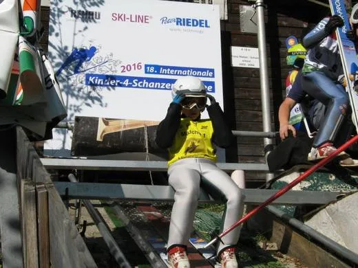 Personen im Umfeld von „Kindervierschanzentournee beendet - Hauptsponsor sichert Event schon jetzt Unterstützung im kommenden Jahr zu“