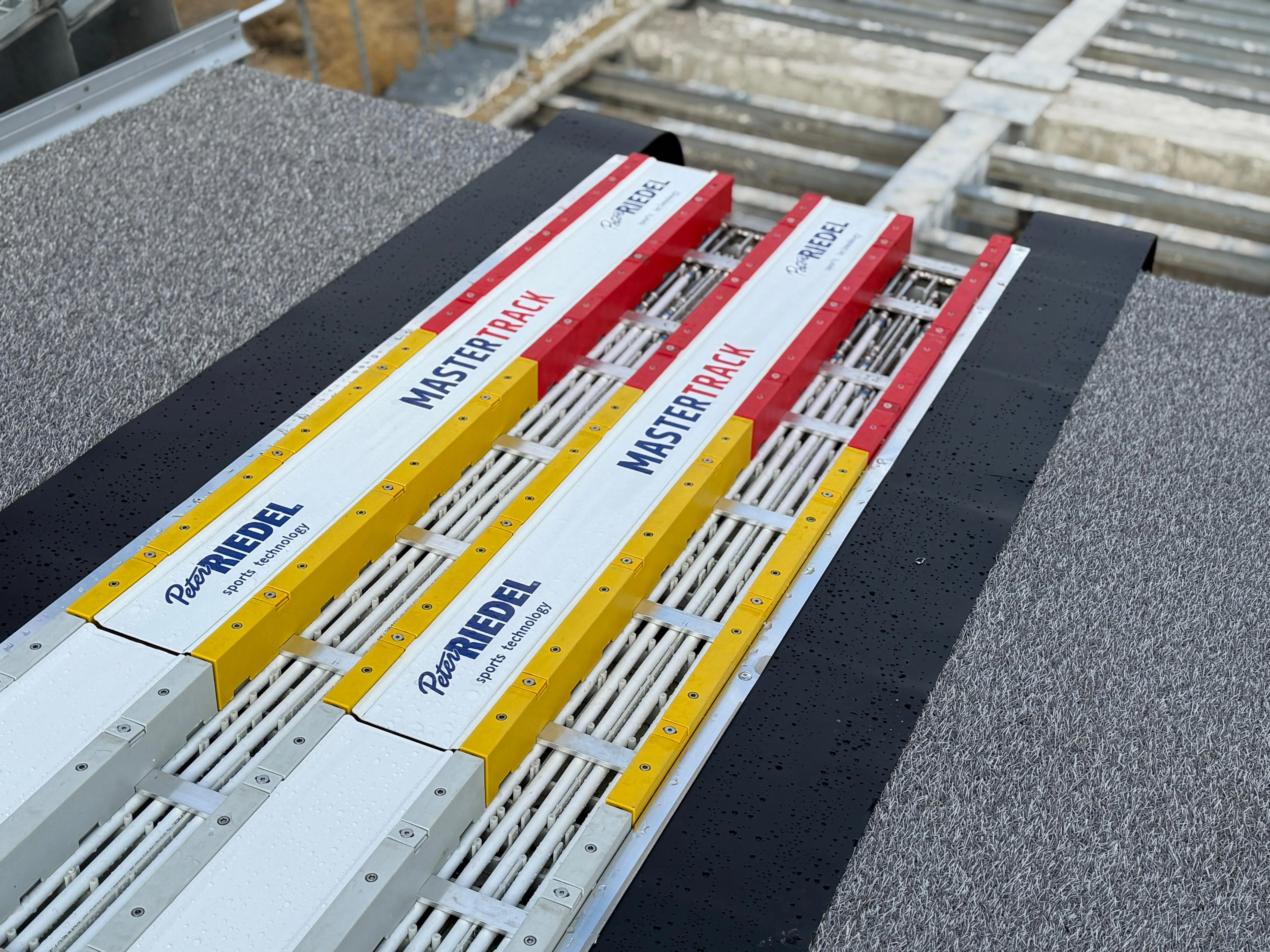 Masterrail-Anlaufspursystem auf einer Schanze
