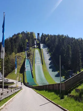 Außenaufnahme mit Landschaft und Himmel