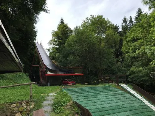 Außenaufnahme mit Landschaft und Himmel