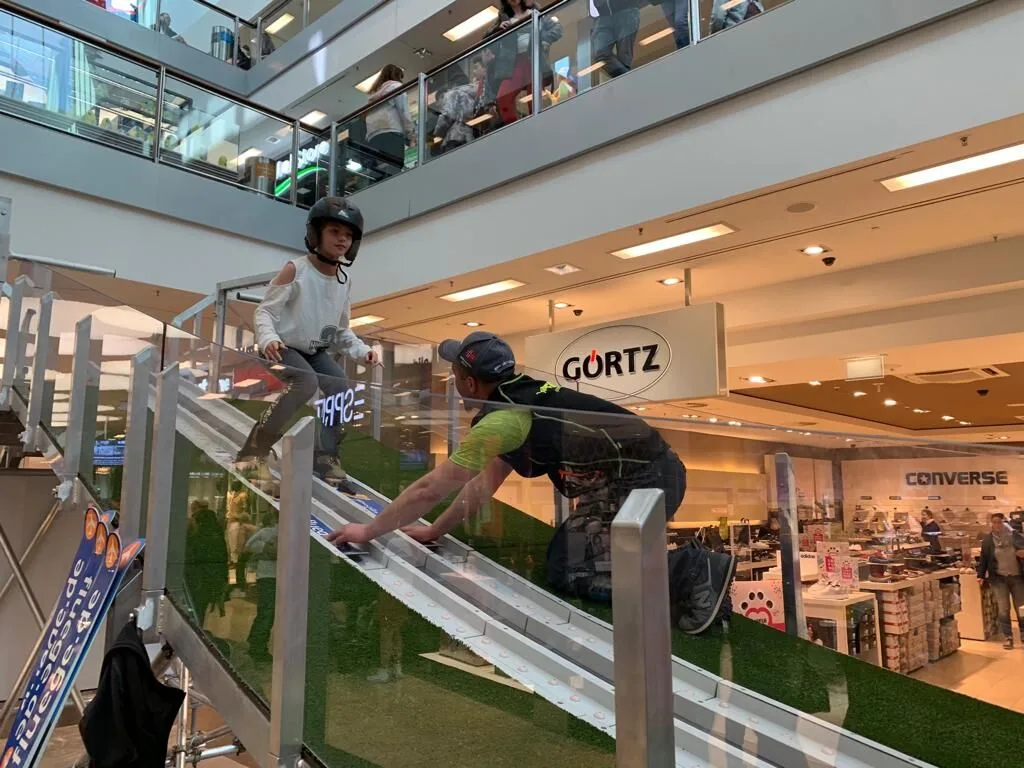 Personen im Umfeld von „Shop and Jump voller Erfolg!“