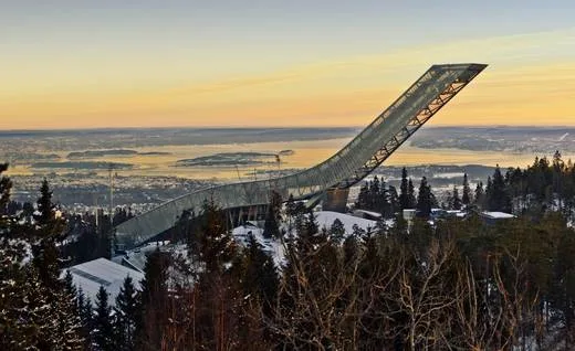 Außenaufnahme mit Landschaft und Himmel