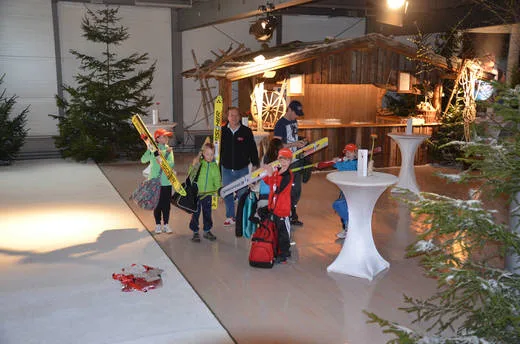 Personen im Umfeld von „K4-Schanze bei offiziellen Wintersportlerempfang von Viessmann zu Gast“